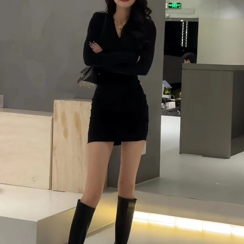 秋冬新款气质褶皱交叉v领长袖连衣裙内搭修身显瘦包臀裙连衣裙