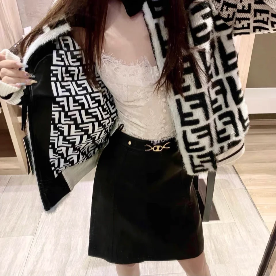 99新 FENDI/芬迪 40码 黑色拼白色 满logo 长袖 皮草外套