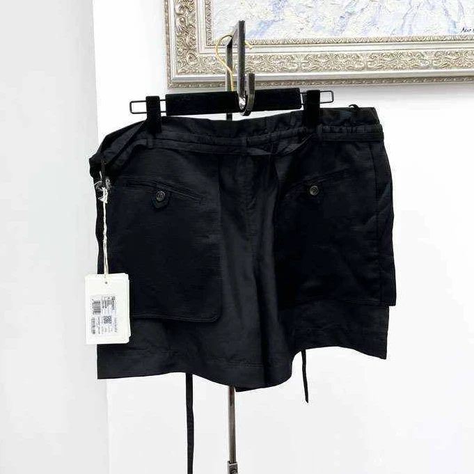 99新 Valentino/华伦天奴  38码 黑色 短裤