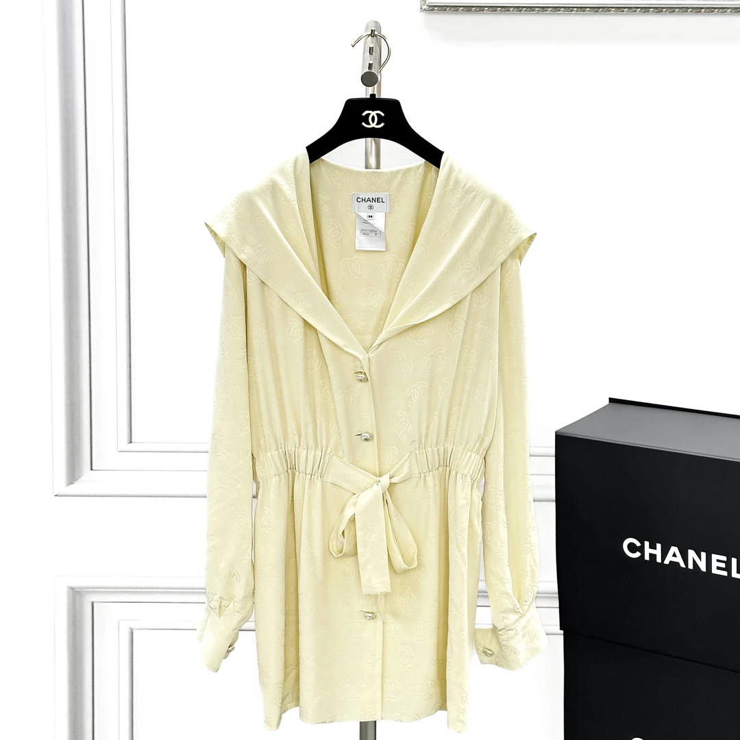 99新 Chanel/香奈儿 38码 米色 满logo 长袖 衬衫