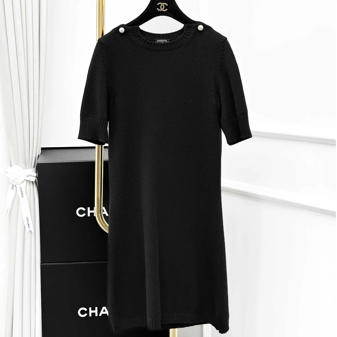 99新 Chanel/香奈儿 34码 黑色 珍珠 羊绒 连衣裙