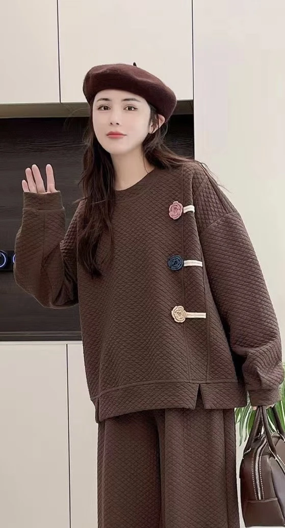 2024新款雅丹风圆领立体花朵卫衣文艺清新女款宽松设计感卫衣-164