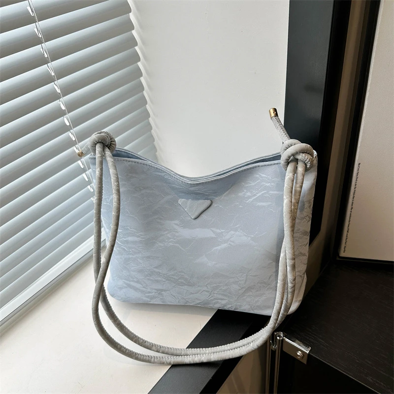 潮流包包女2024新款流行时尚洋气单肩包休闲简约百搭通勤斜挎包