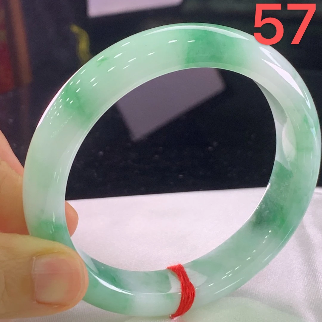 天然缅甸翡翠A货 白底青飘绿 完美 正圈