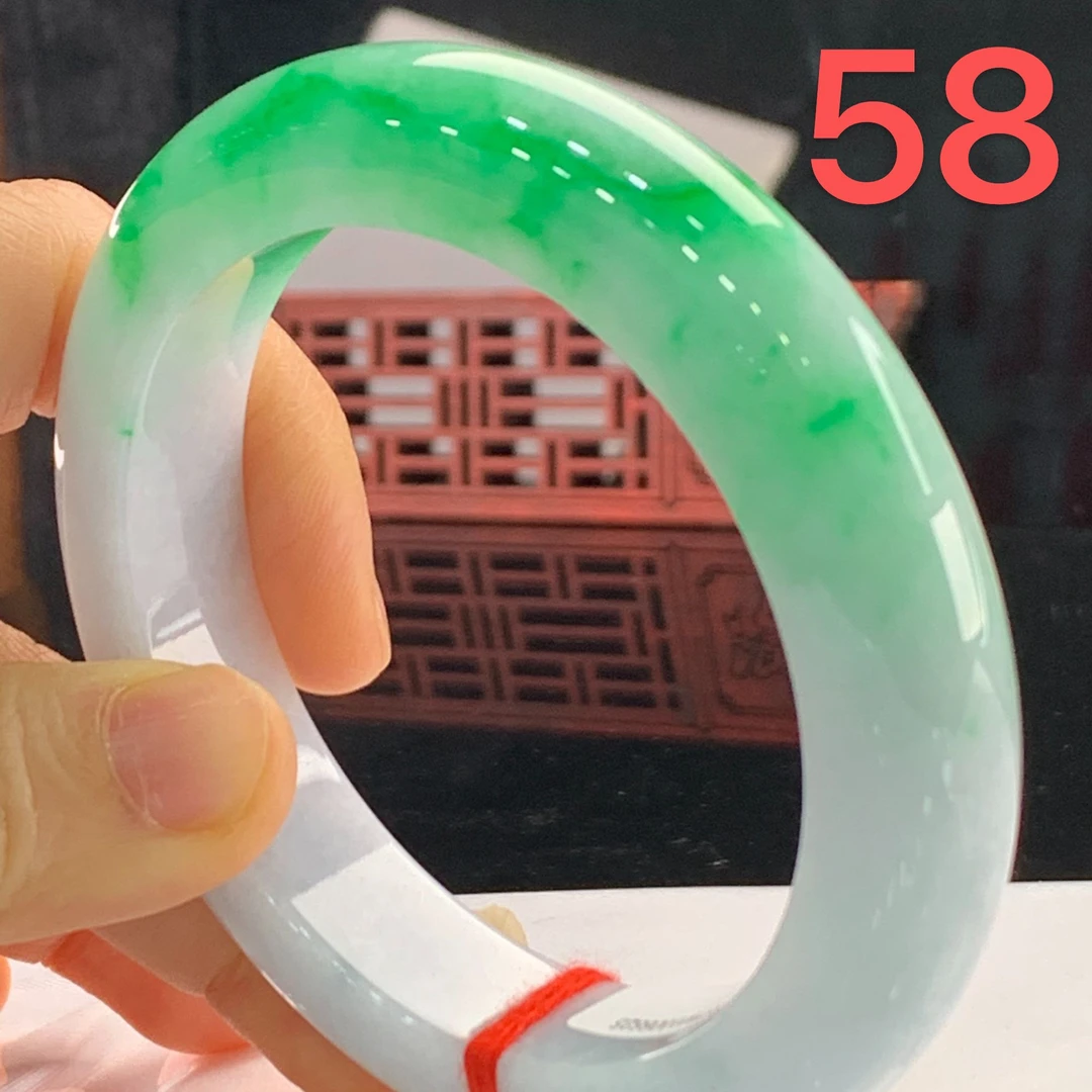 天然缅甸翡翠A货  飘阳绿  完美  正圈