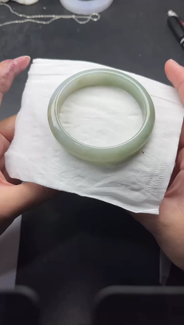 【闪购商品】翡翠手镯未镶嵌59正   有棉有晶体