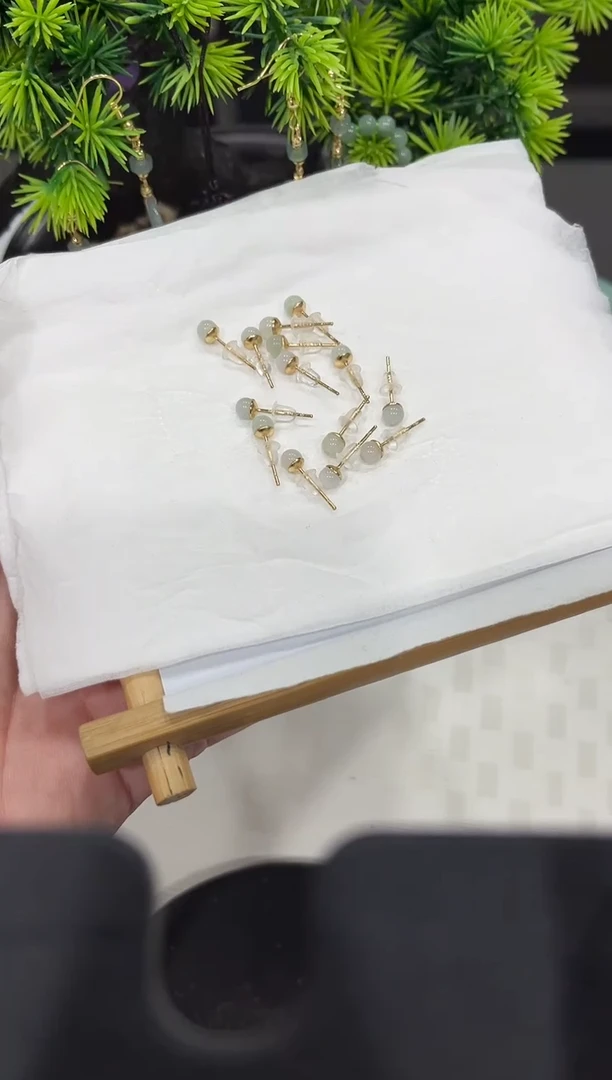 【闪购商品】翡翠耳饰未镶嵌小耳钉一对  发一件多样性发货