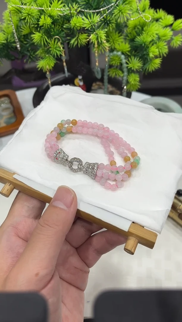 【闪购商品】翡翠手串未镶嵌粉多宝手串