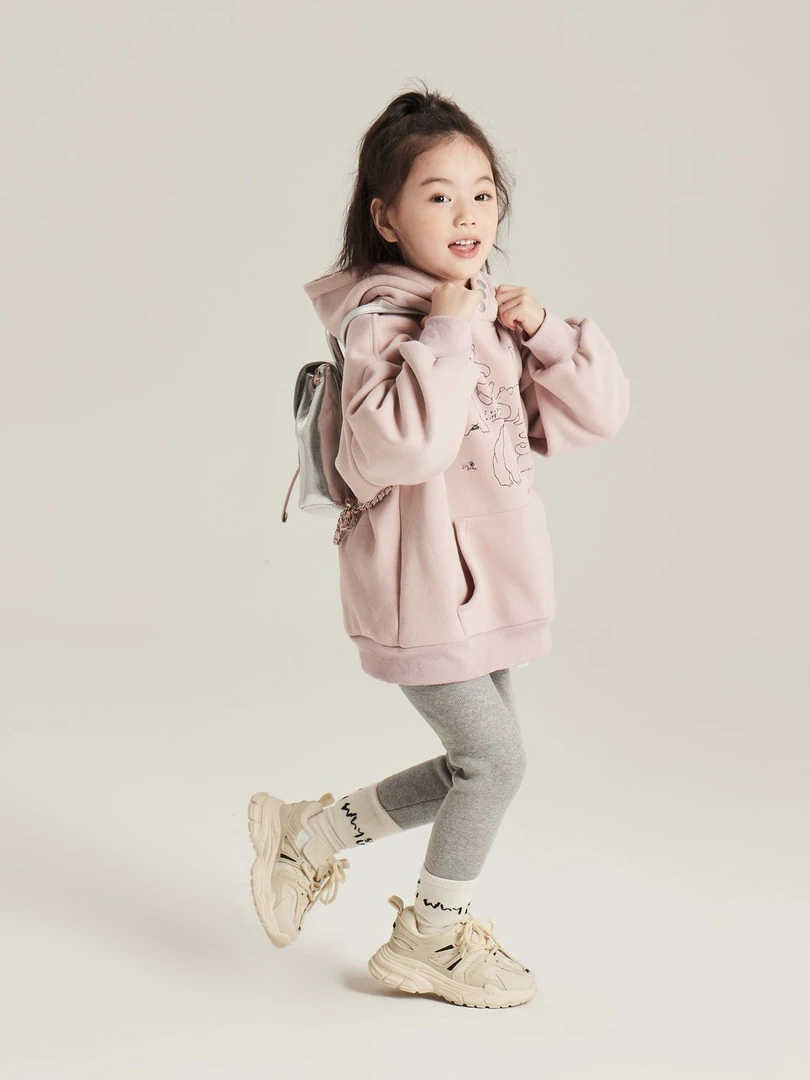 中大童印花女童保暖冬装外套洋气2023秋冬新款儿童简约加绒卫衣
