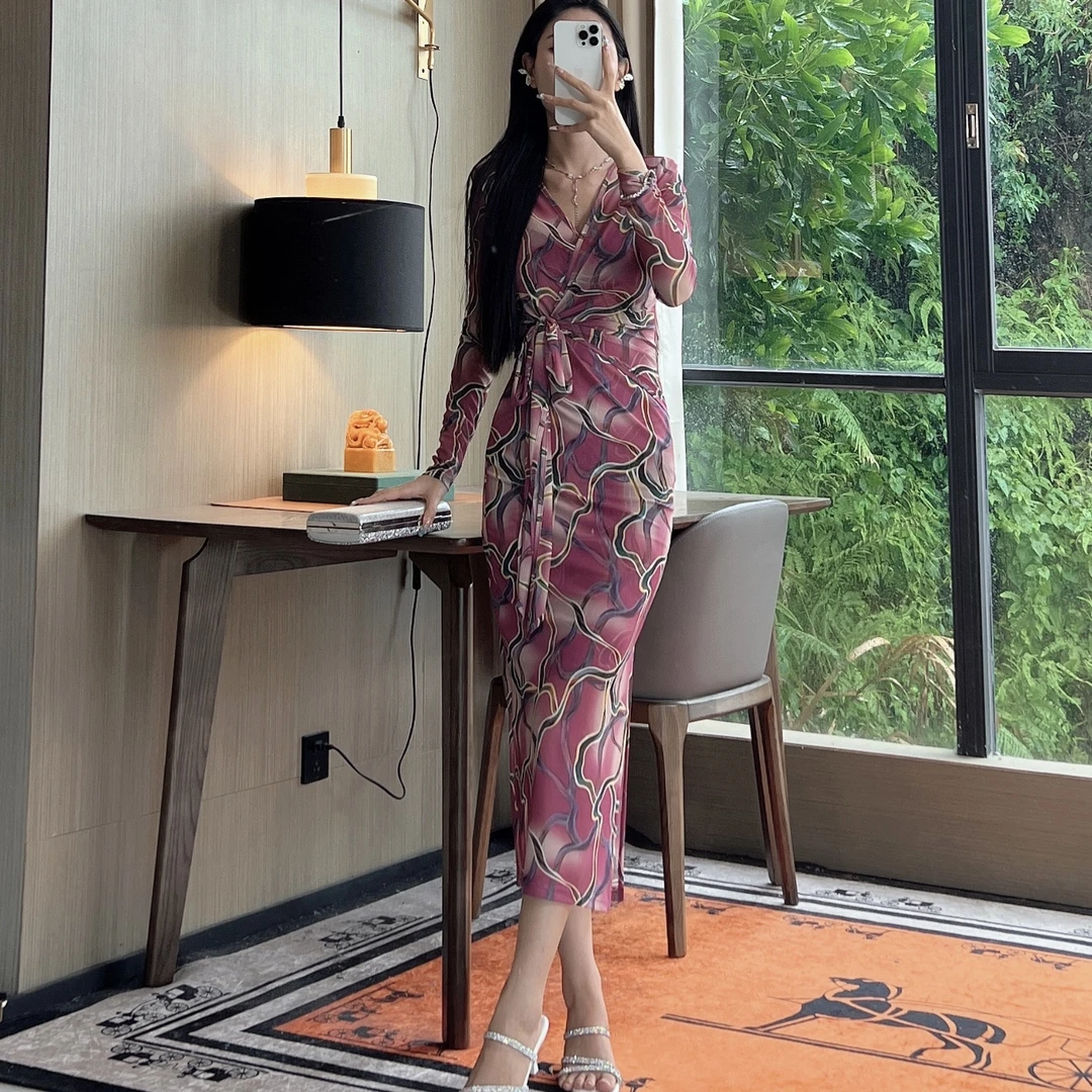 气质女人味轻奢V领绑带长袖一世繁华显瘦包身修身百搭开衩连衣裙