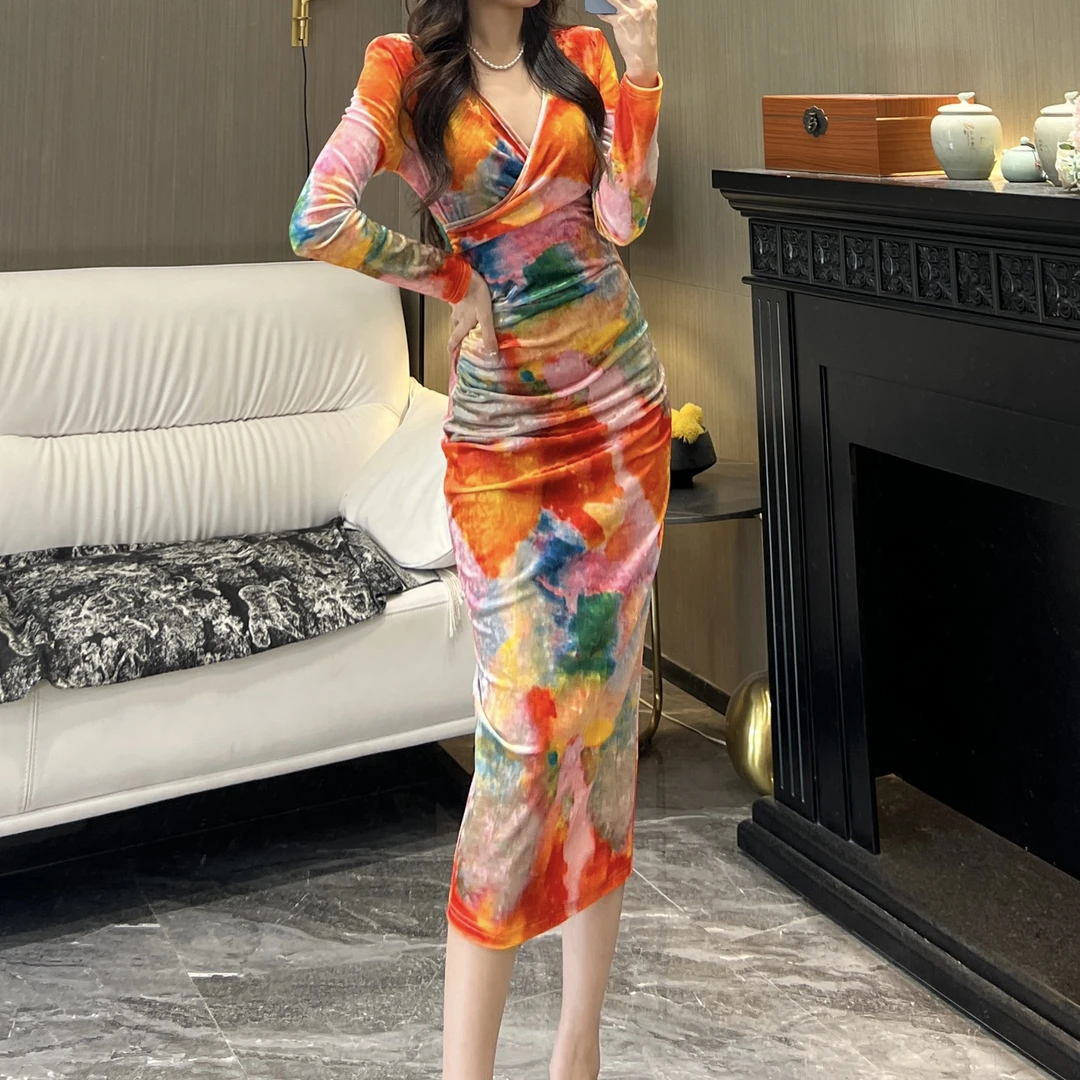 气质女人味轻奢V领长袖丝绒落日黄昏显瘦包身时尚百搭连衣裙长款