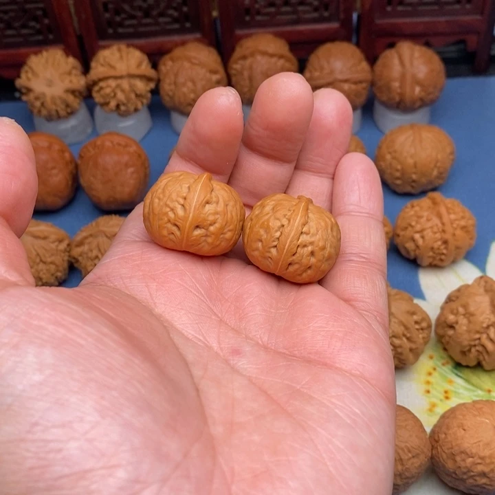 文玩核桃把件吃***睡玉石…………