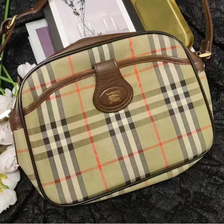 95新 BURBERRY/博柏利 经典战马格纹单肩斜跨包