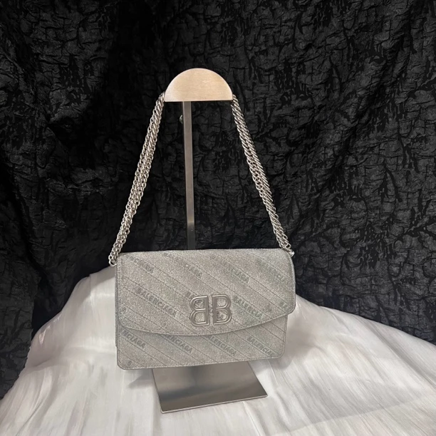 95新 Balenciaga/巴黎世家 大喜/巴黎世家银色单肩斜挎包高智淡人