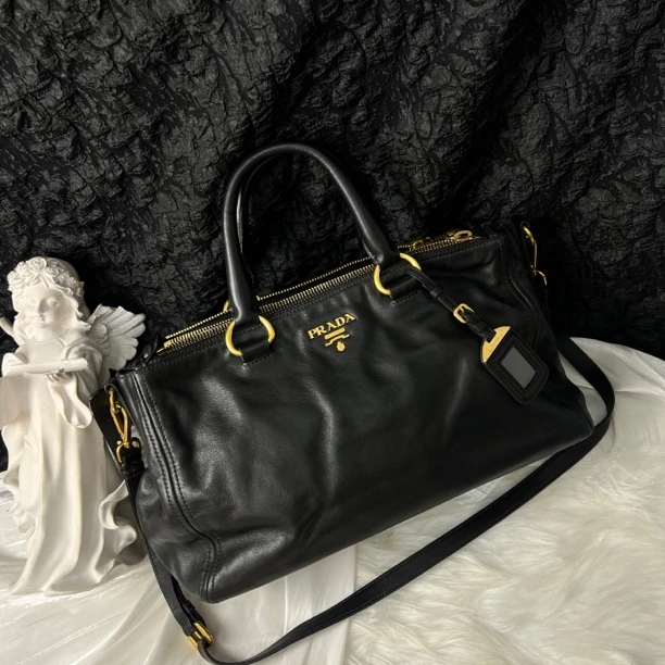 95新 Prada/普拉达 大喜/普拉达黑金手提斜挎包高智淡人