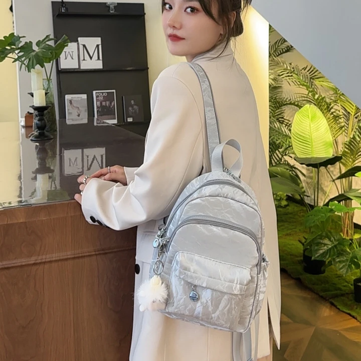 时尚出游旅行小包包女2024新款洋气百搭学生双肩包上班外出后背包