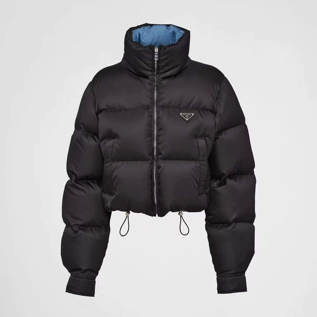 全新未使用 Prada/普拉达 女款黑色保暖羽绒服夹克