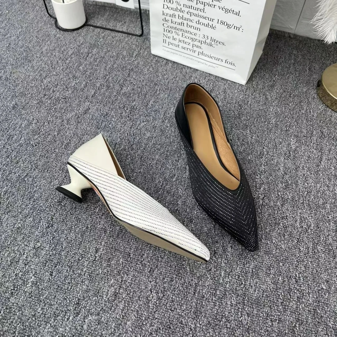 跟高3厘米A270-D891尖头真皮低跟女鞋新品女士皮鞋闪亮踩后跟单鞋