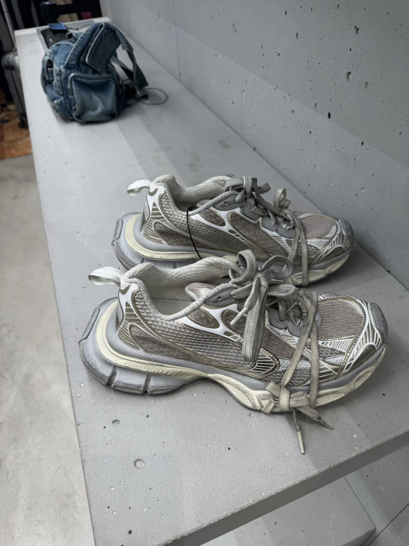 未使用 Balenciaga/巴黎世家 巴黎世家 做旧老爹鞋3xl