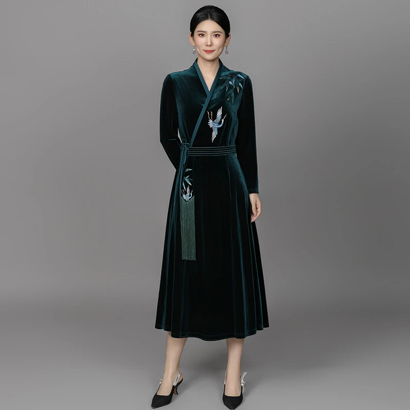【丝绒】国风春秋复古交领精致刺绣流苏修身竹鹤丝绒连衣裙ACL11522