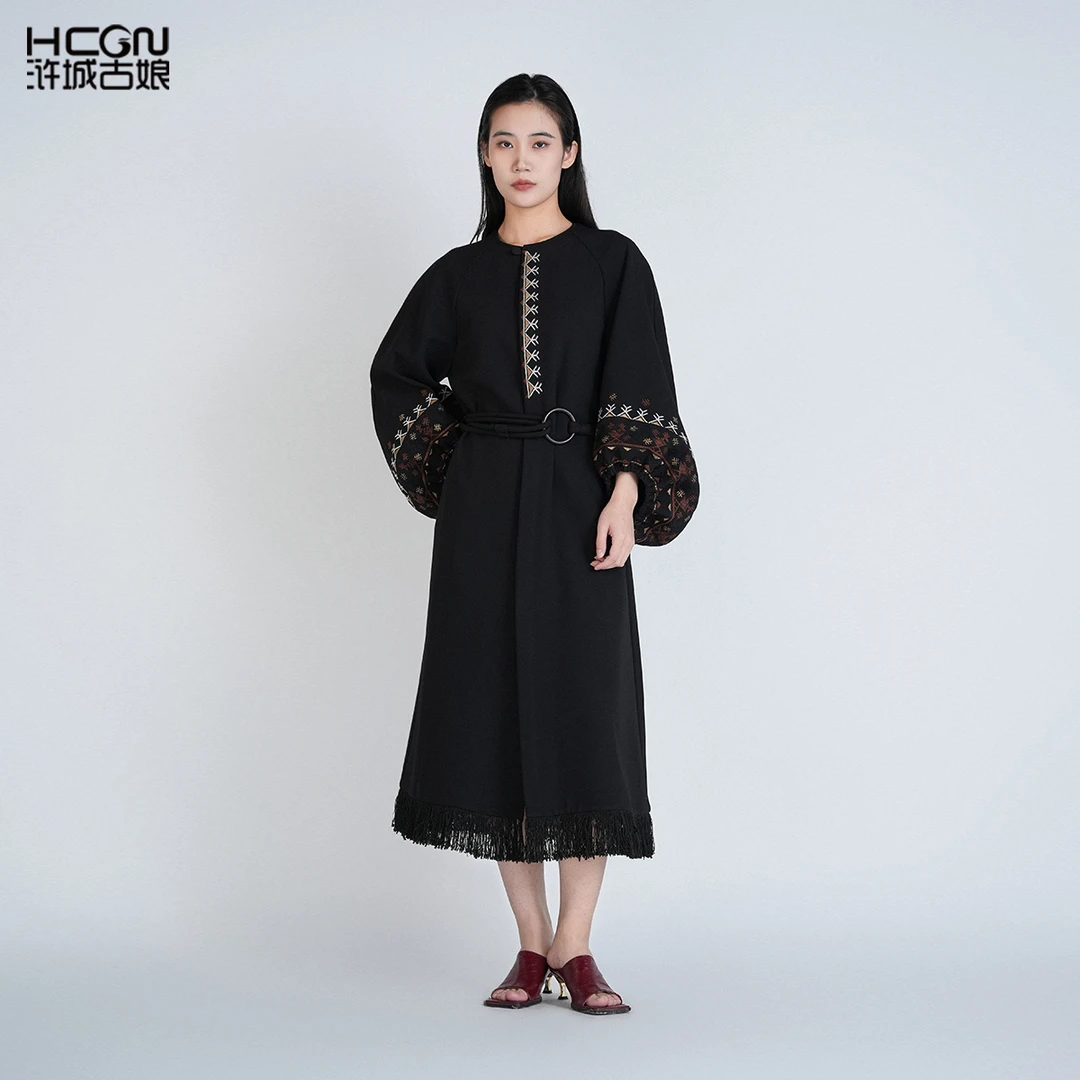 中国风刺绣宽松圆领长袖通勤气质显瘦黑色百搭明渊连衣裙DCL11592