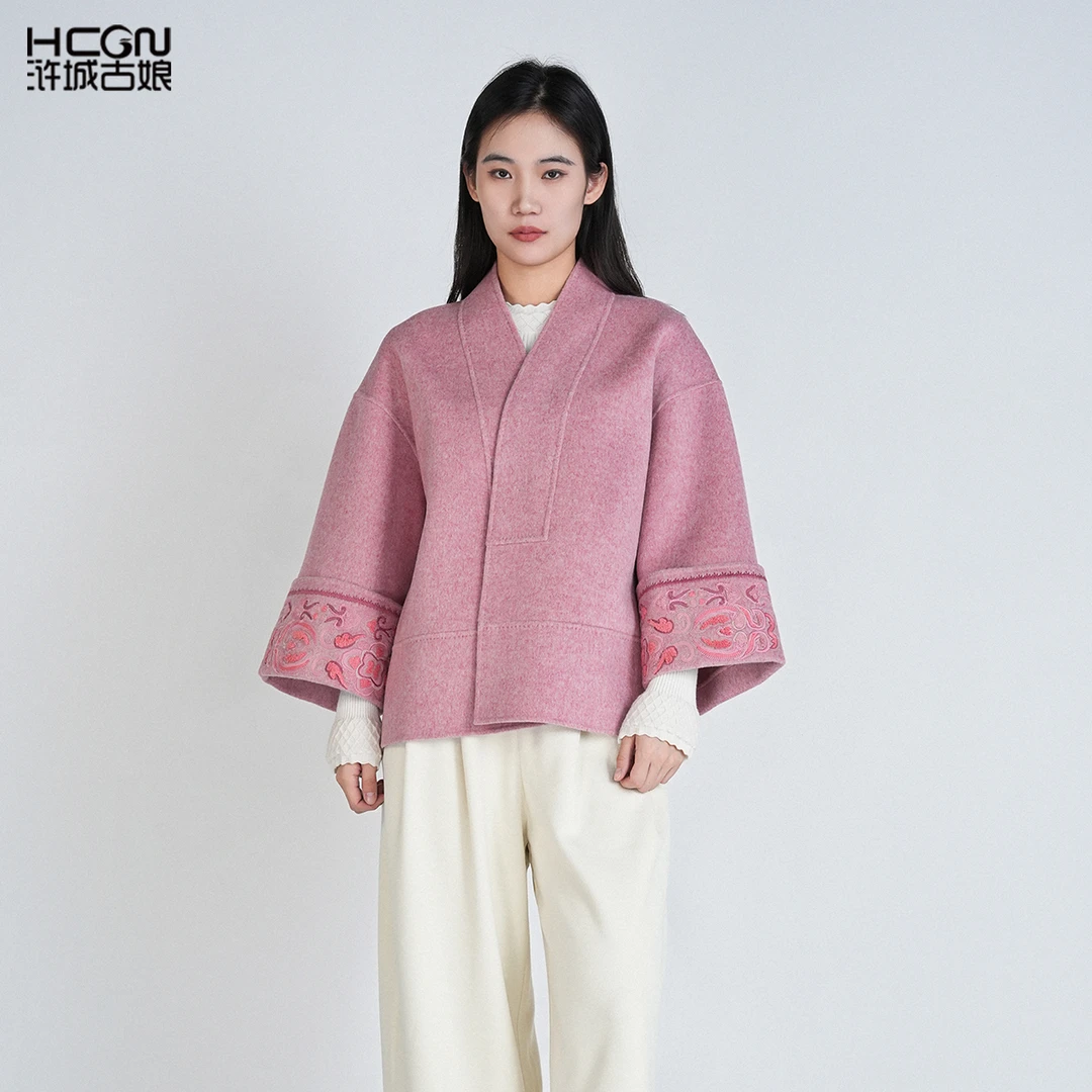 中国风100绵羊毛短款减龄高端舒适女刺绣慧玟双面呢外套CCL181173