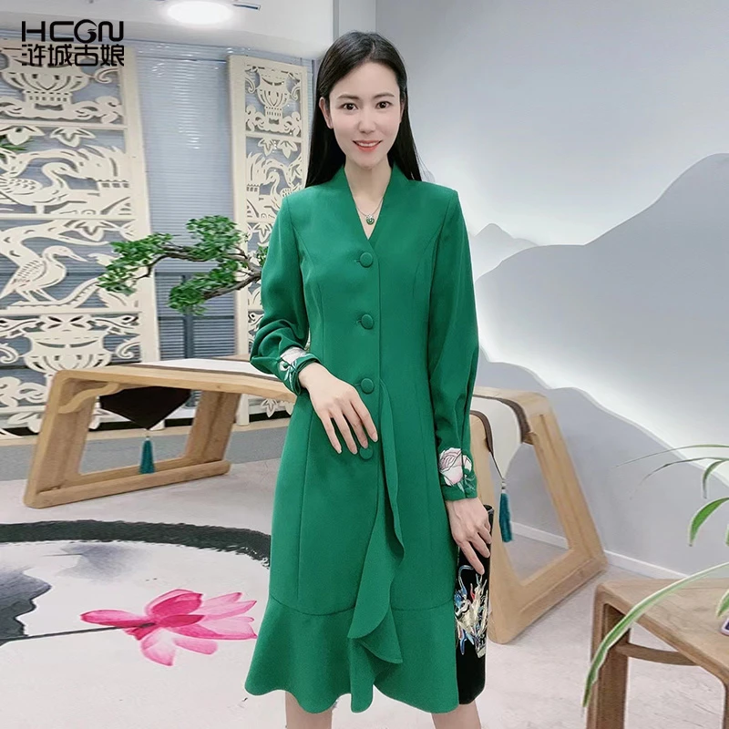 浒城古娘中式春秋女士西装裙刺绣花荷叶边时尚曼盈连衣裙22C11215