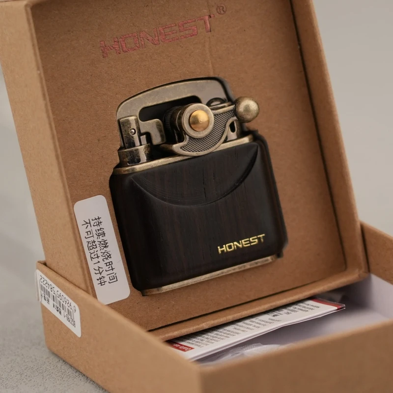 百诚摇臂煤油烈焰打火机QB