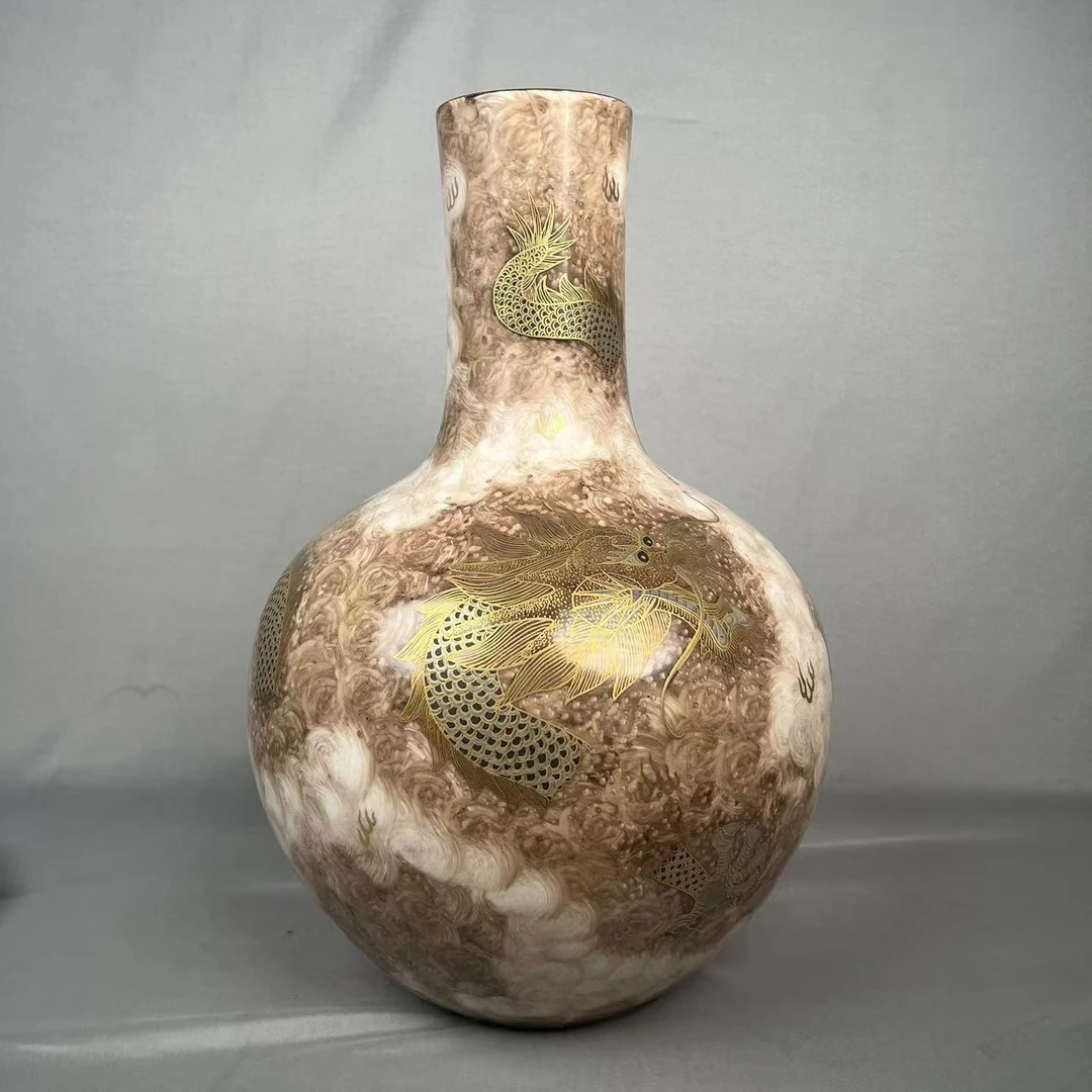 珐琅描金龙穿云纹天球瓶A3-836