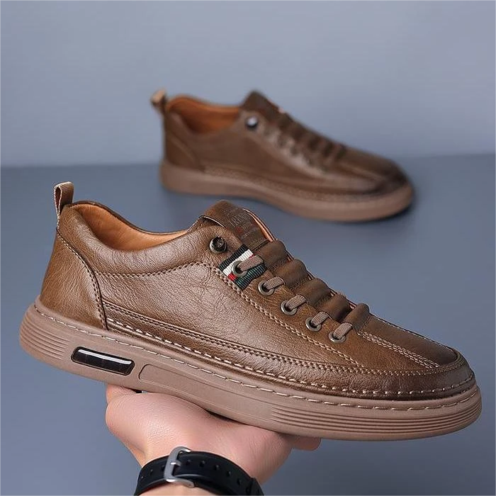 【个性男士皮鞋2024商务新款休闲鞋子皮质软底百搭板鞋男