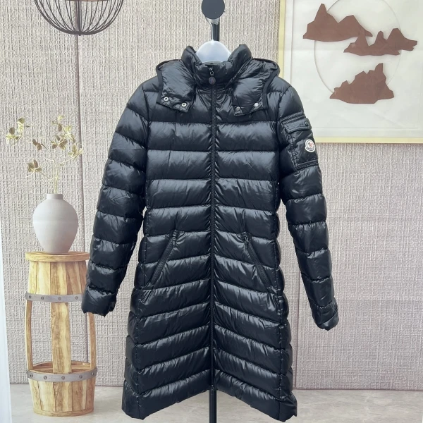 妃鱼/盟可睐/聚酰胺/羽绒服/95新/市场价13000/z0902