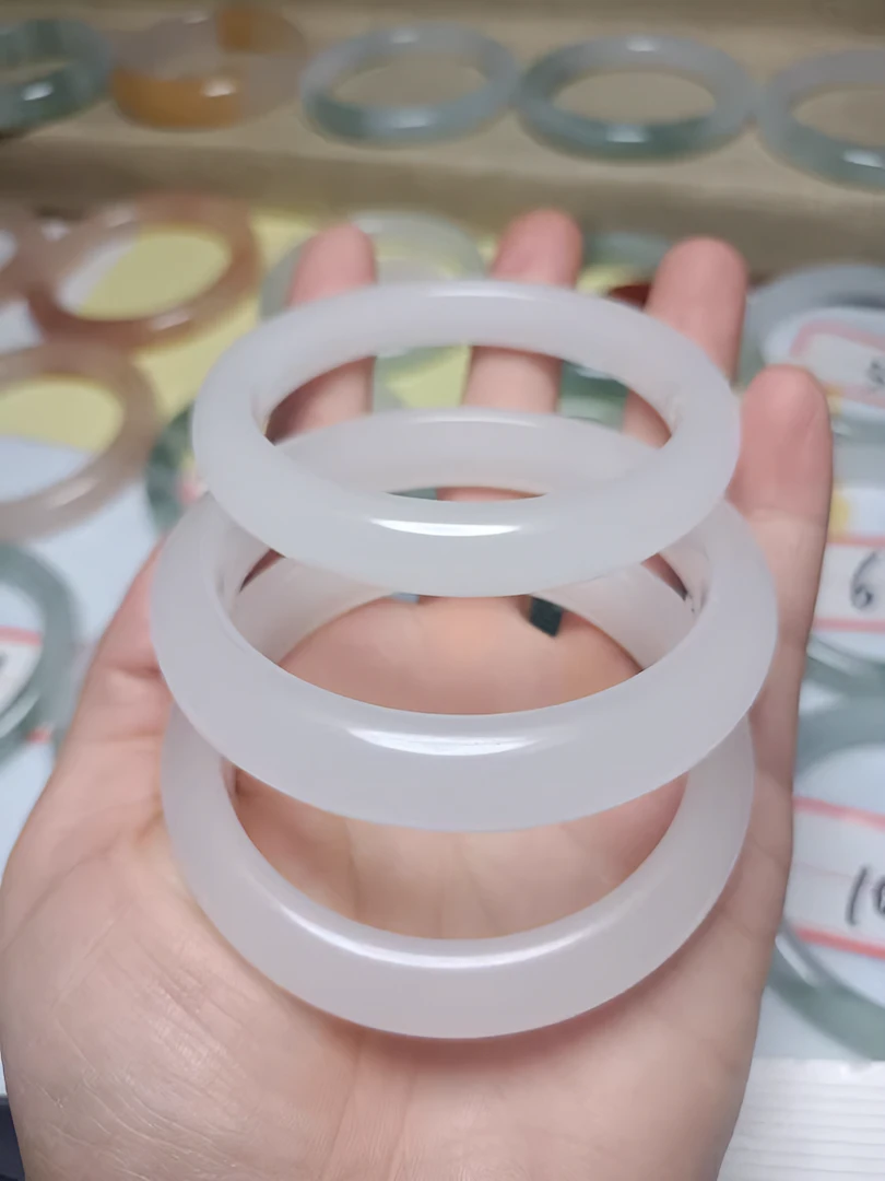 白色羊脂白手镯天山翠手镯胖女孩大圈口肥胖手粗大圈口（随机发货）