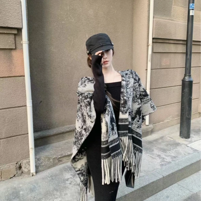 【乔家】SJ0007新款春秋保暖水墨画斗篷双面围巾