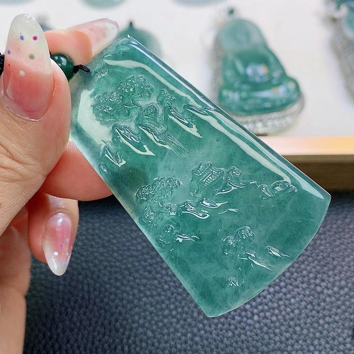 翡翠颈饰未镶嵌翡翠