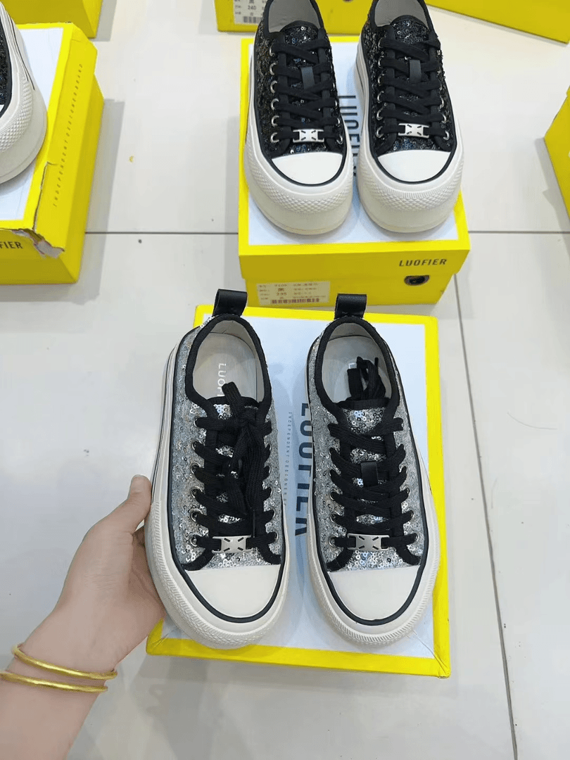 雪琴小屋洋气重工艺休闲鞋