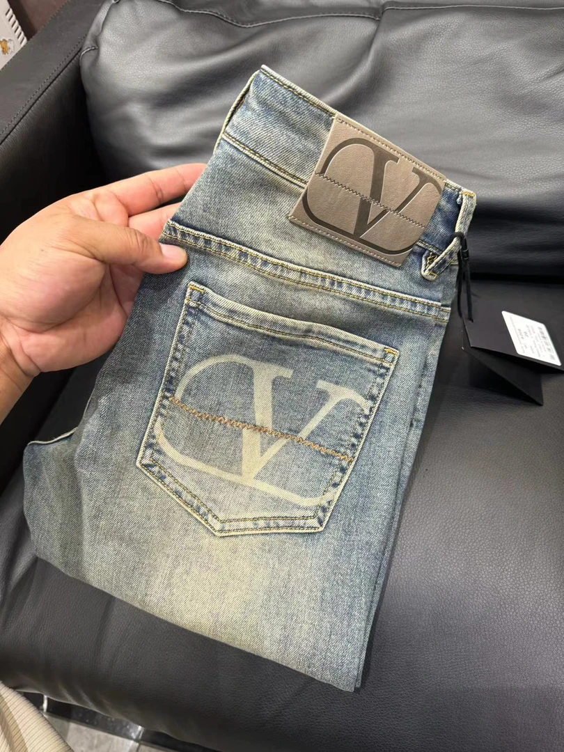 轻奢欧货牛仔裤男夏季绣花高端欧版青年修身弹力复古休闲小脚裤