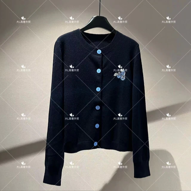 "水果硬糖” 重磅贸易公司外贸出口高奢原单百搭刺绣针织羊绒开衫.