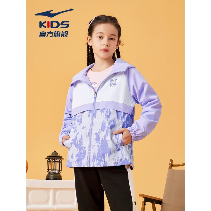 鸿星尔克儿童外套樱花风雨童装女秋季连帽运动风衣   68222302006