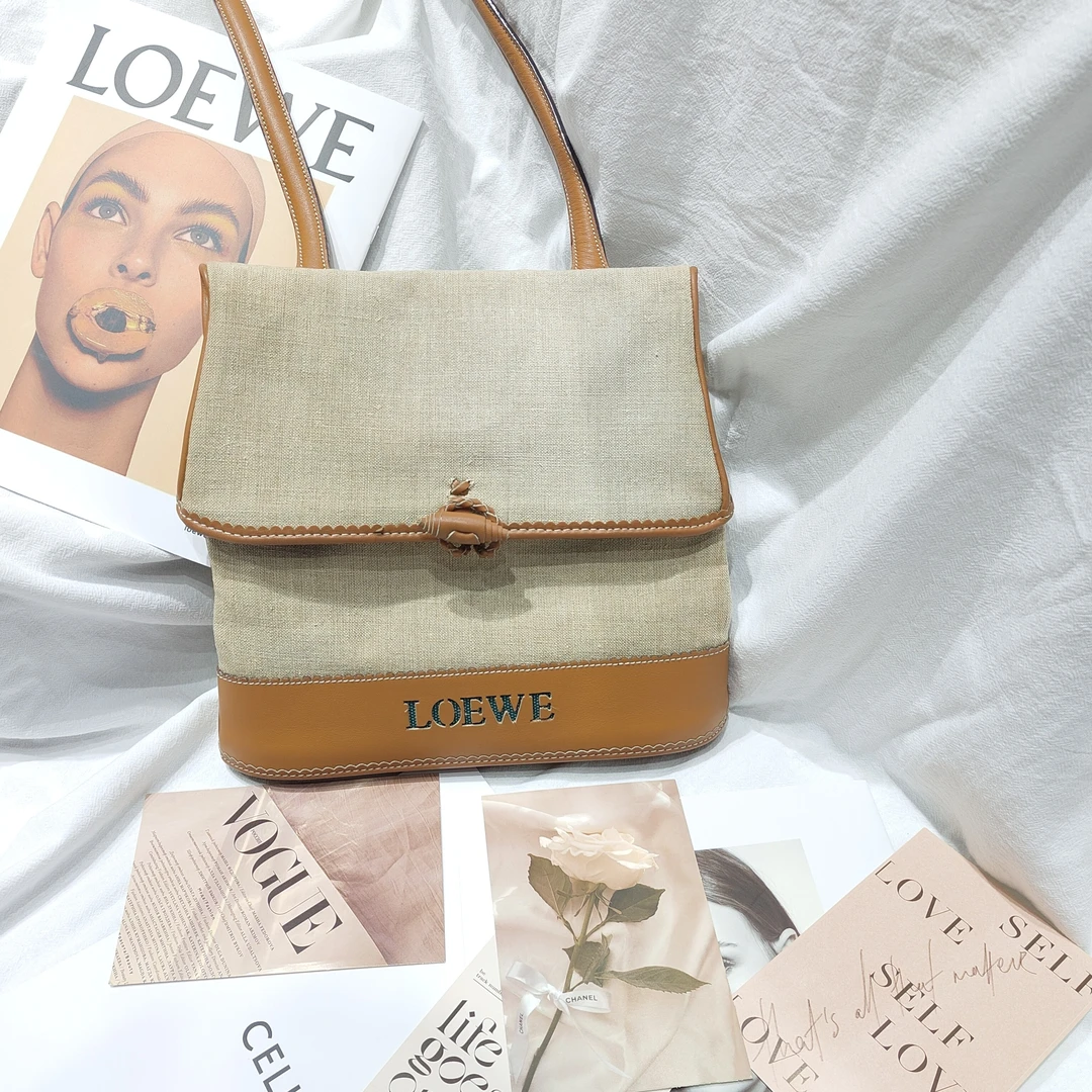 95新 LOEWE/罗意威 罗意威学院风帆布斜挎包ym