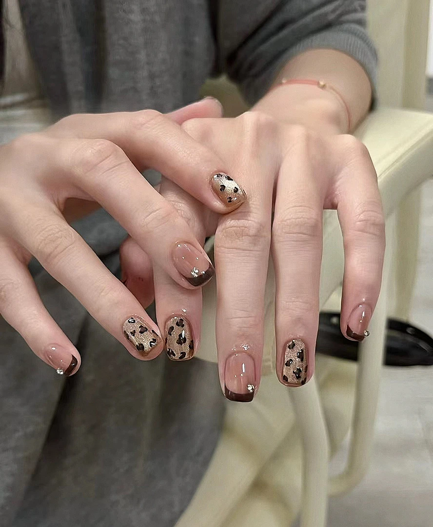 瑶瑶子纯手工穿戴式美甲秋冬猫眼法式手绘豹纹气质时尚短款ins