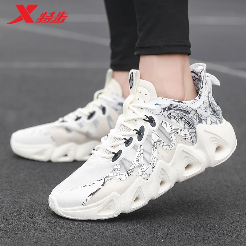 特步赤焰系列休闲男鞋夏季新款透气网面百搭舒适潮流老爹鞋