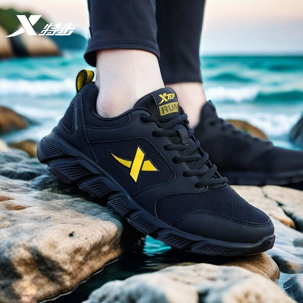 特步男款跑步鞋男秋季官方旗舰正品休闲透气黑色网面运动鞋男款