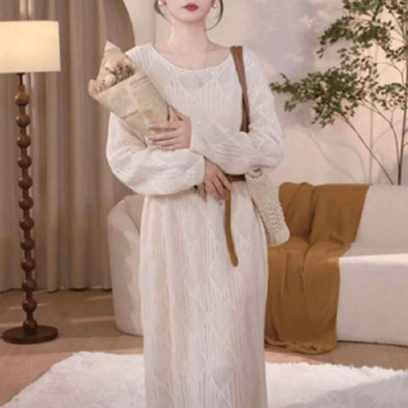 新款气质针织时尚显瘦春季连衣裙轻奢设计师长袖