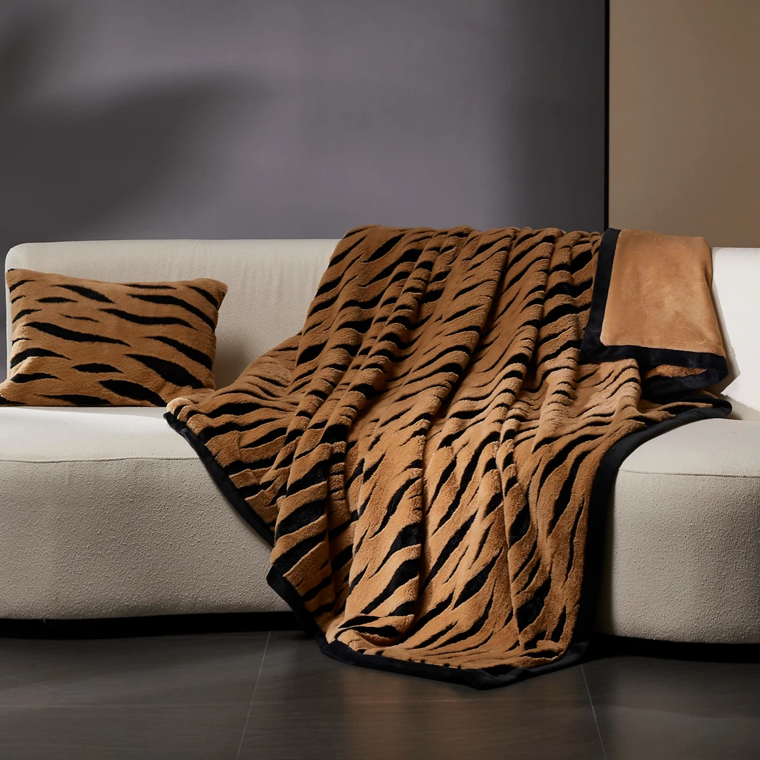 【奥丁】设计师款大牌风双面盖毯秋冬季可铺可盖单件盖毯毛毯