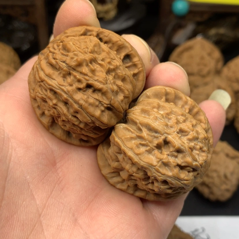 【闪购商品】文玩核桃吊坠浮*n39白狮子略色差