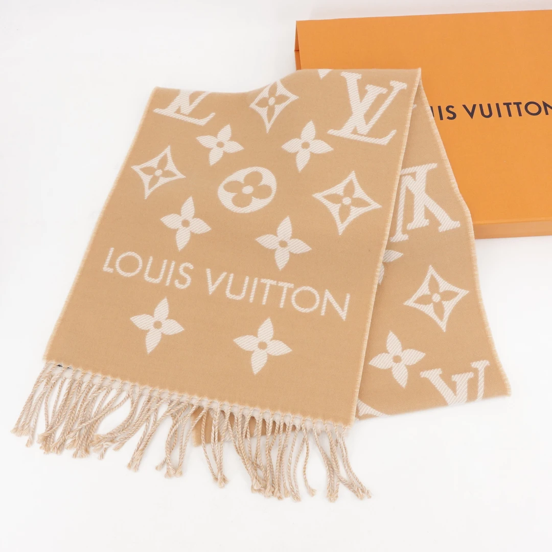 95新 LouisVuitton/路易威登 奶茶色羊毛围巾