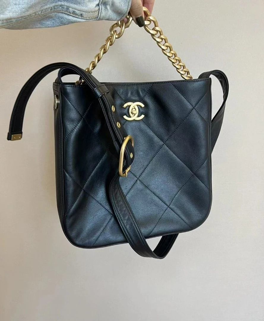 99新 Chanel/香奈儿 21k嬉皮hobo黑金羊皮芯片款单肩包/80157924