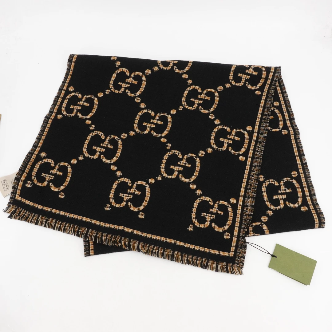 99新 GUCCI/古驰 GGS古驰黑色拼老花围巾/38005128