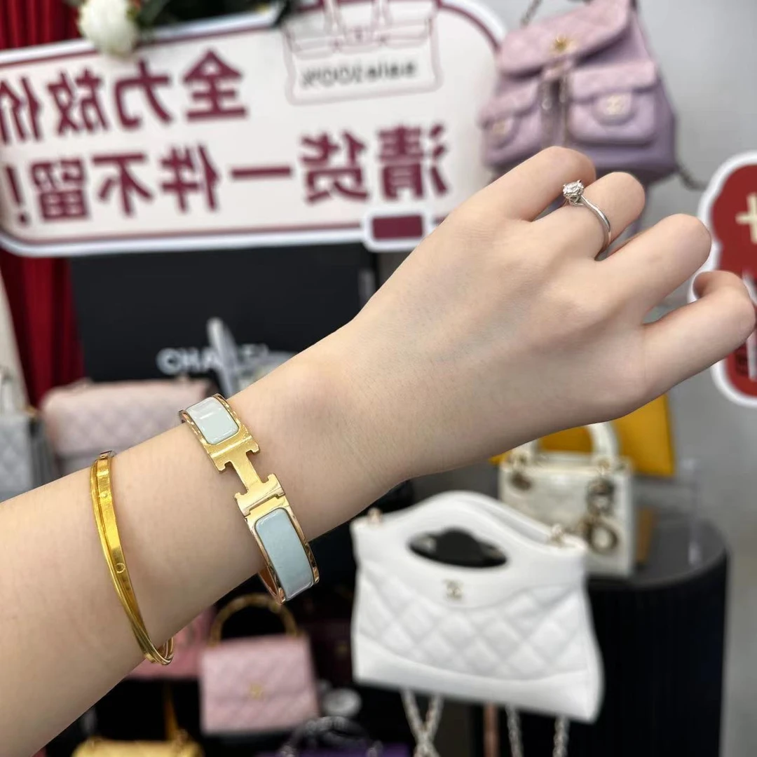 95新 Hermes/爱马仕 爱马仕/GGS爱马仕珐琅手镯浅蓝色金扣/手镯/