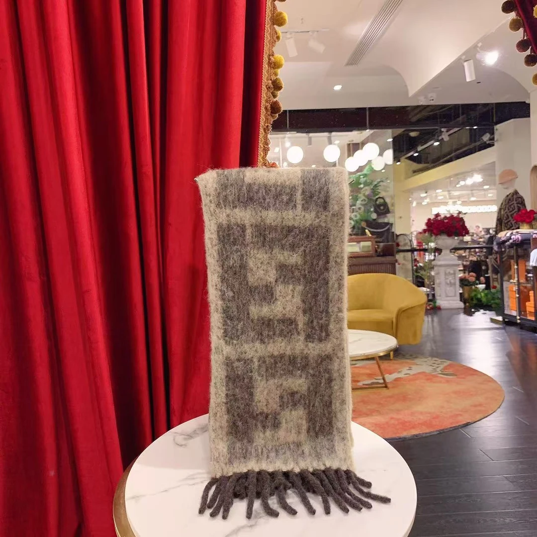 95新 FENDI/芬迪 GGS芬迪双F羊驼毛围巾